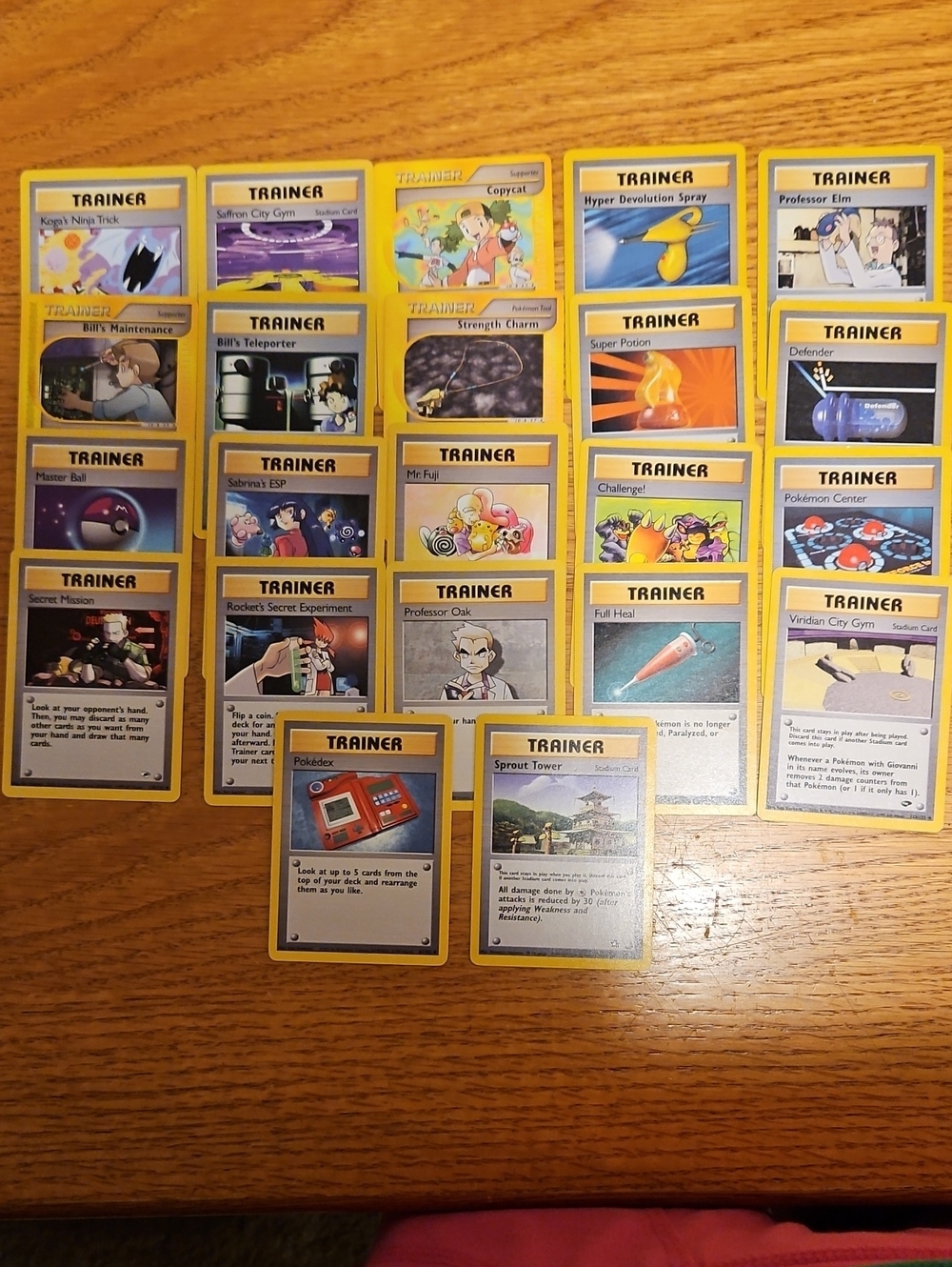 Lot of 22 UNCOMMON Trainer Pokémon Cards